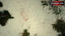 Julia Koschitz Nude on Beach – A Minute'S Silence