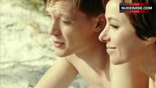 78. Julia Koschitz Nude on Beach – A Minute'S Silence
