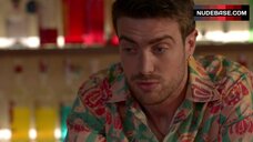 67. Arantza Ruiz in Sexy Bikini – Fugitiva