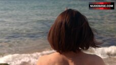 45. Arantza Ruiz Nude on Beach – Fugitiva