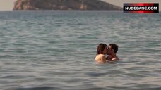 89. Arantza Ruiz Nude on Beach – Fugitiva