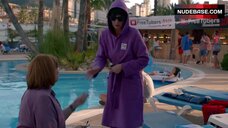 100. Arantza Ruiz in Bikini in Pool – Fugitiva