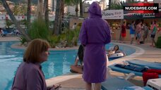 34. Arantza Ruiz in Bikini in Pool – Fugitiva