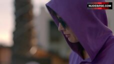 78. Arantza Ruiz in Bikini in Pool – Fugitiva