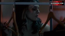 12. Melina Matthews Shows Underwear – Fugitiva