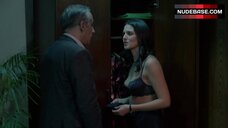 Melina Matthews Shows Underwear – Fugitiva