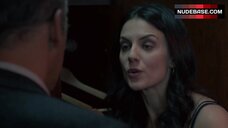 89. Melina Matthews Shows Underwear – Fugitiva