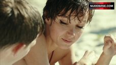 111. Julia Koschitz Boobs Flash – A Minute'S Silence