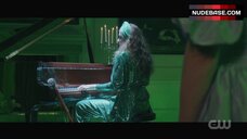 12. Elizabeth Gillies Lesbian Scene – Dynasty