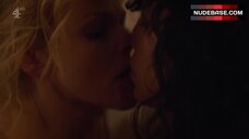 56. Nude Maxine Peake in Lesbi Scene – The Bisexual
