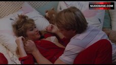 89. Elizabeth Daily Naked Boobs – Valley Girl