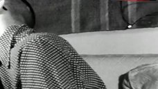 2. Guinevere Turner Ass Scene – Go Fish