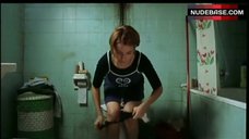 5. Diana Palazon Toilet Scene – Gente Pez