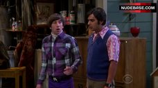 6. Kaley Cuoco Pokies Through Dress – The Big Bang Theory