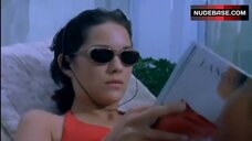 56. Marion Cotillard in Bikini – Une Femme Piegee