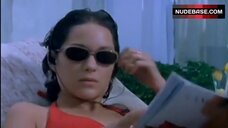 67. Marion Cotillard in Bikini – Une Femme Piegee