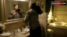 1. Merle Dandridge Flashes Breasts in Shower – Greenleaf