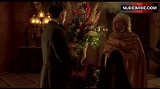 34. Sadie Frost Exposed Breasts – Dracula