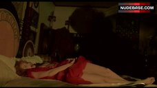 Sadie Frost Exposed Breasts – Dracula