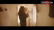 Hannah Hoekstra Shows Her Ass – App