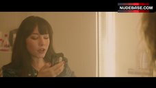 67. Hannah Hoekstra Shows Her Ass – App