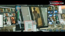 89. Hannah Hoekstra Butt Scene – App