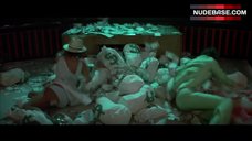 Dianne Steinberg Upskirt – Sgt. Pepper'S Lonely Hearts Club Band