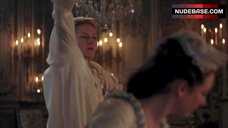 56. Sexuality Kirsten Dunst – Marie Antoinette