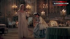 Sexuality Kirsten Dunst – Marie Antoinette