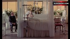 1. Amanda Plummer Shows Breasts – 81/2 Women