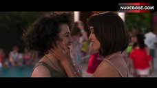 1. Zoe Kravitz Lesbi Scene – Rough Night