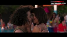 34. Zoe Kravitz Lesbi Scene – Rough Night