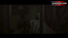 89. Greta Gerwig Nude Breasts – Greenberg