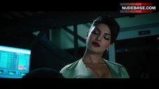 67. Priyanka Chopra Hot Scene – Baywatch