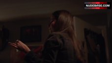 89. Shannon Dee Ass Exposed – Animal Kingdom