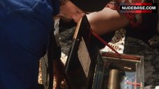 12. Tu Nokwe Tits Scene – Shaka Zulu