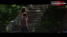 89. Sarah Agor Bare Butt – Wtf!