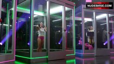 34. Sarah Armstrong Pokies Through Wet Top – Episodes