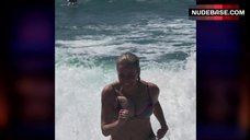 Chelsea Handler Bouncing Boobs – Chelsea