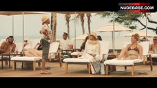 122. Amy Schumer Bikini Scene – Snatched