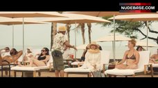 155. Amy Schumer Bikini Scene – Snatched