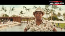 177. Amy Schumer Bikini Scene – Snatched