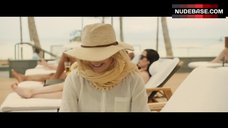 78. Amy Schumer Bikini Scene – Snatched