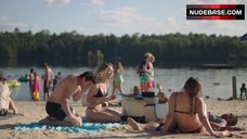 78. Teri Wyble in Black Bikini – The Sinner