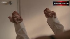 56. Elisabeth Moss Hard Pokies – Top Of The Lake