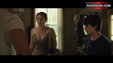 100. Kate Winslet Cleavage – Labor Day