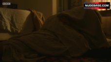 34. Elisabeth Moss Interrupted Sex – Top Of The Lake