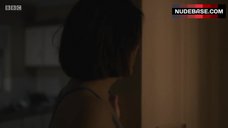 34. Elisabeth Moss No Bra – Top Of The Lake