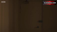 67. Elisabeth Moss No Bra – Top Of The Lake