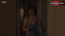 89. Elisabeth Moss No Bra – Top Of The Lake